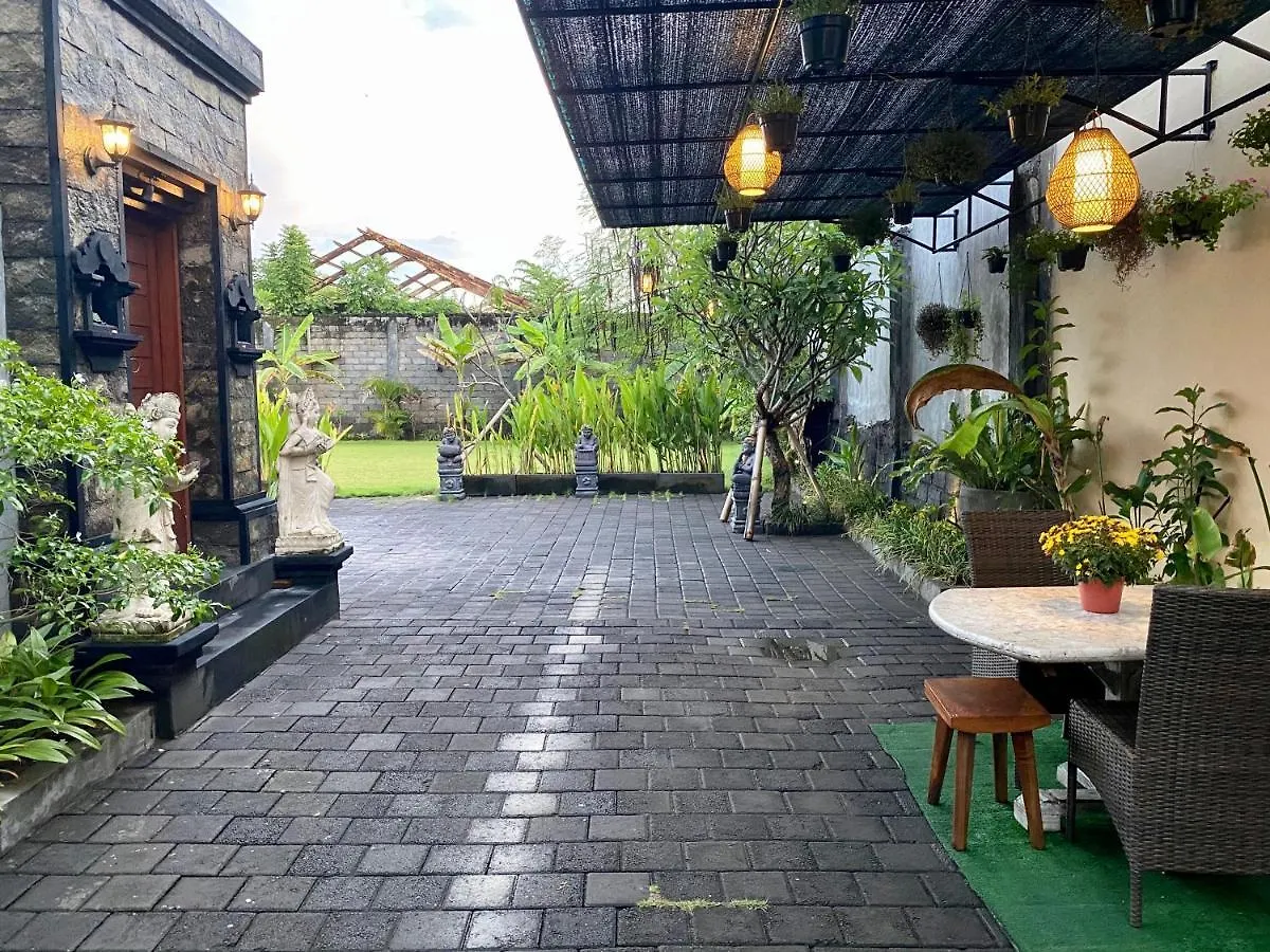 Dikubu Belong Seminyak Hotel 3*,